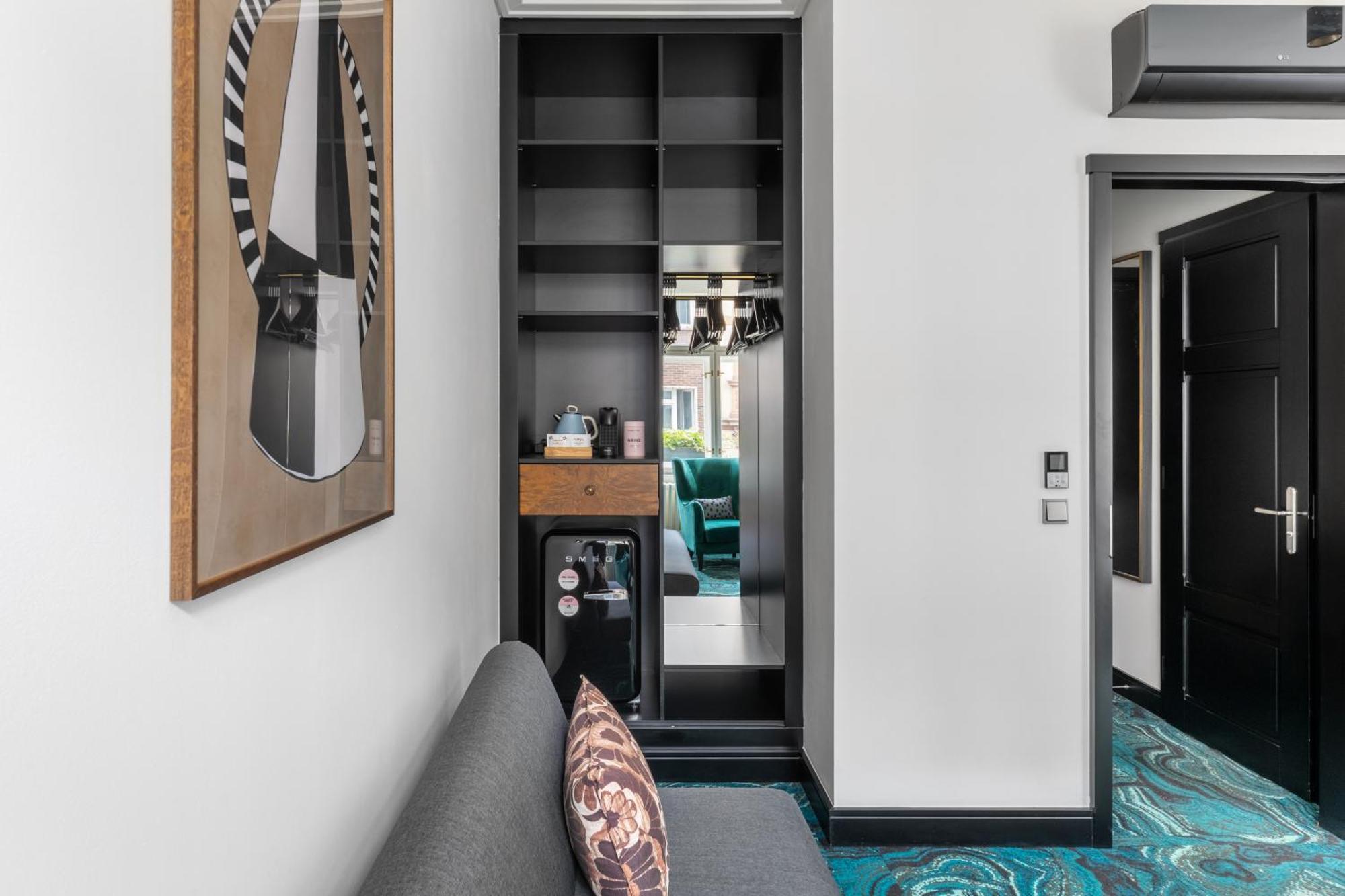 Large Room with Sofa Bed